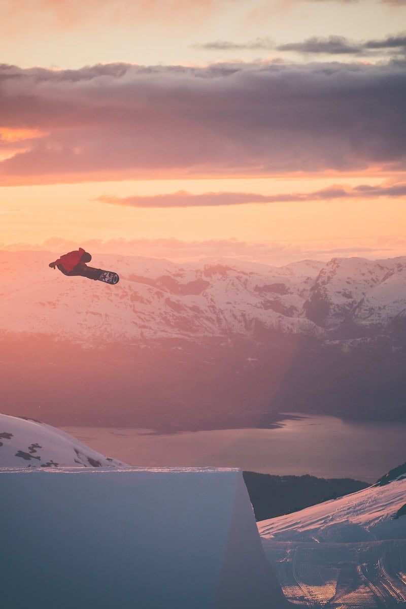 Get Ready for Snowboarding Season: A Guide to Exercises for Snowboarding