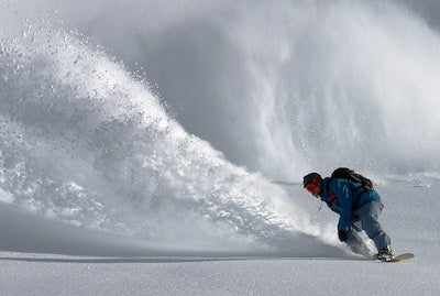 How to carve on a snowboard