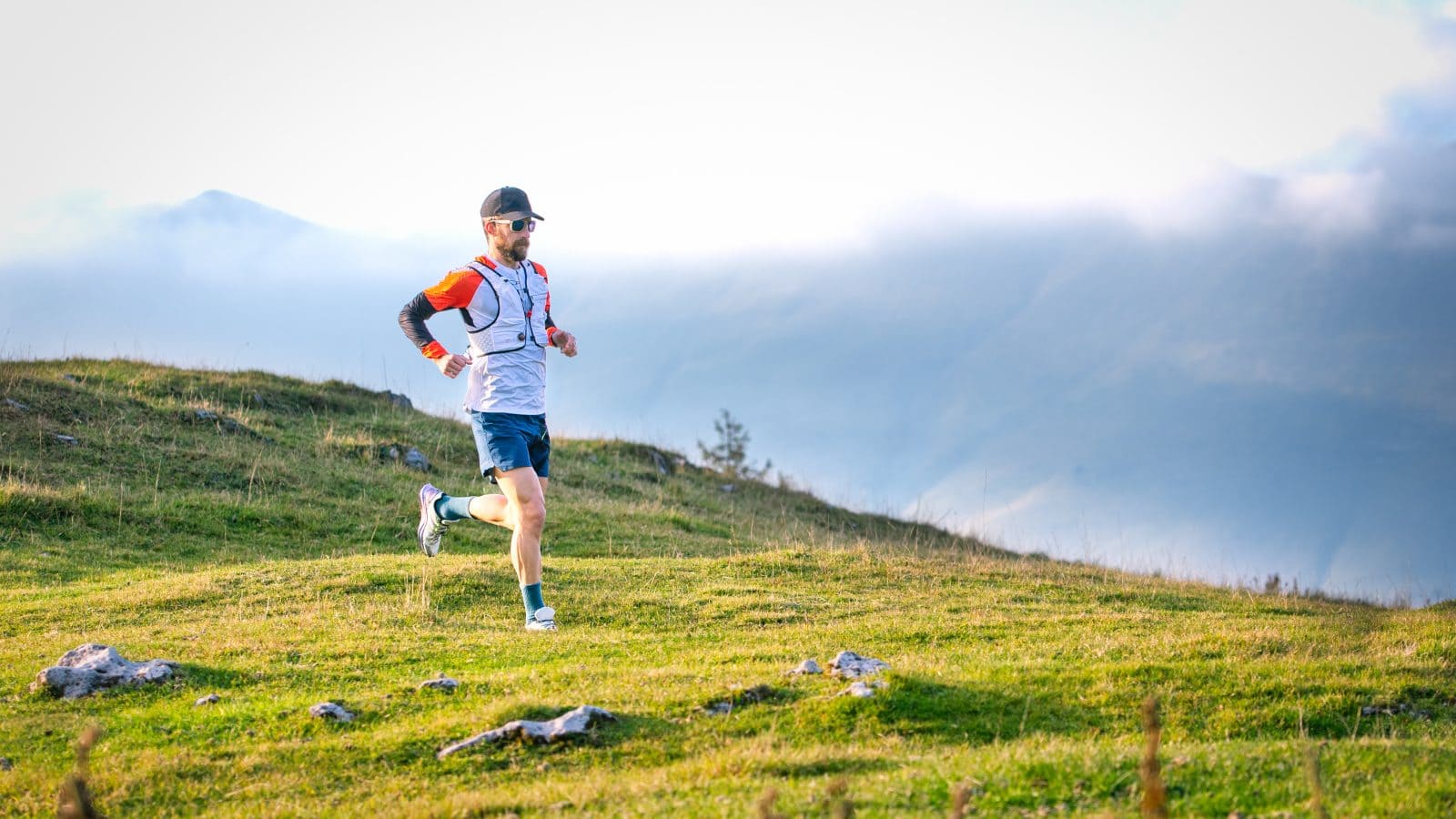 Man running outdoors 1056265